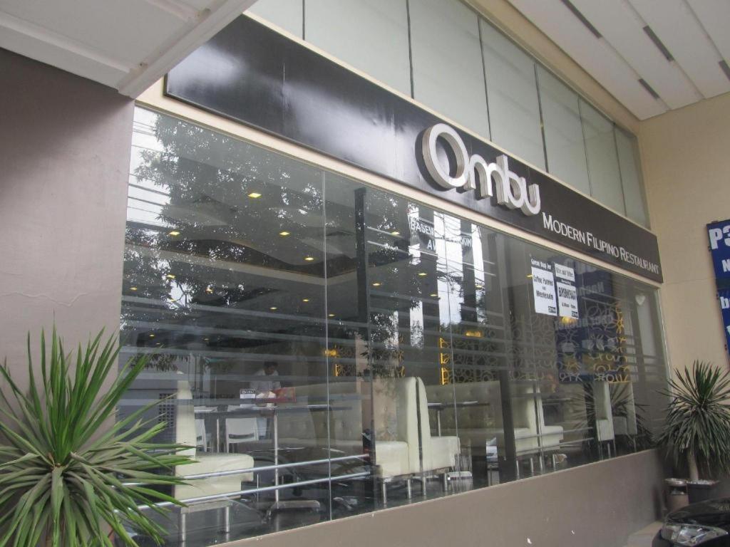 Sequoia Hotel Quezon City Buitenkant foto