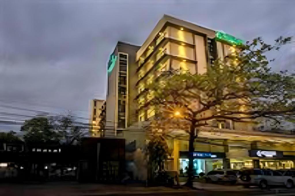 Sequoia Hotel Quezon City Buitenkant foto