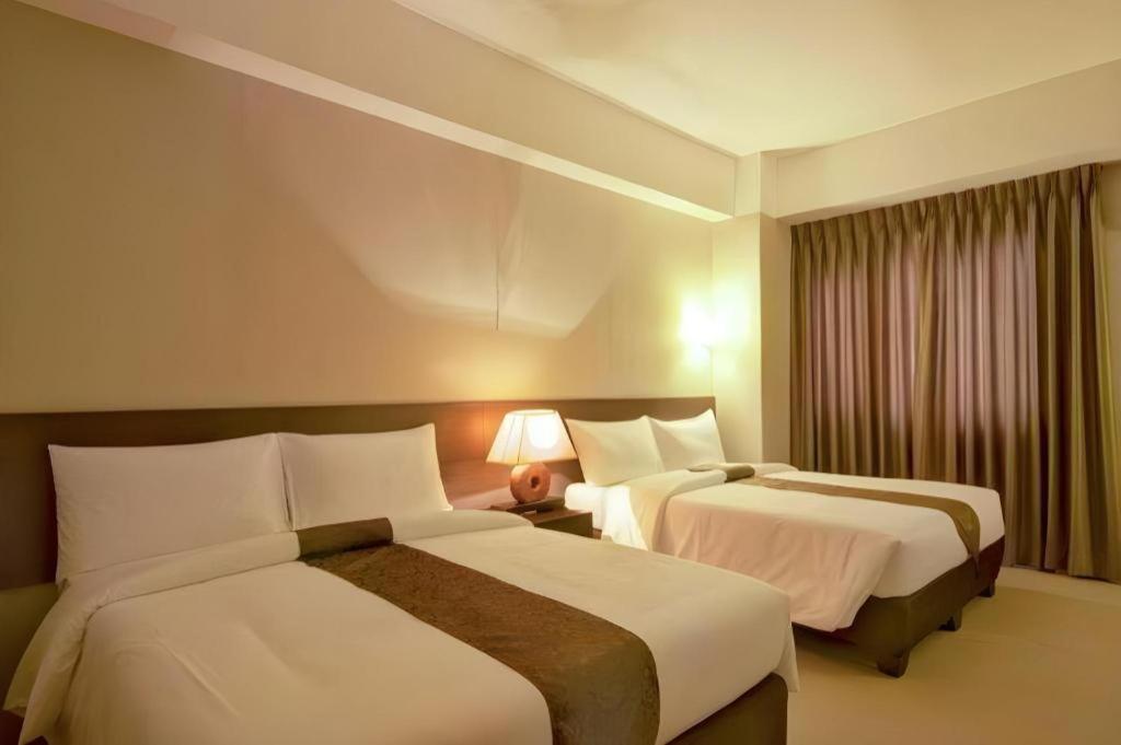 Sequoia Hotel Quezon City Buitenkant foto