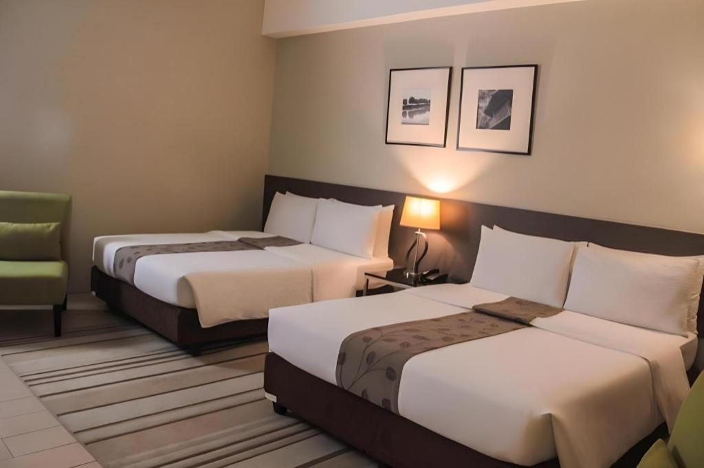 Sequoia Hotel Quezon City Buitenkant foto