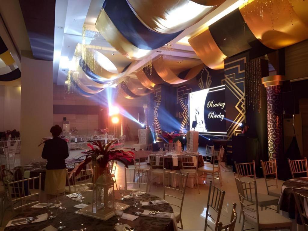 Sequoia Hotel Quezon City Buitenkant foto