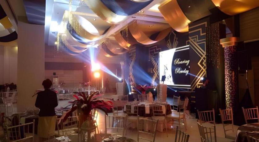 Sequoia Hotel Quezon City Buitenkant foto