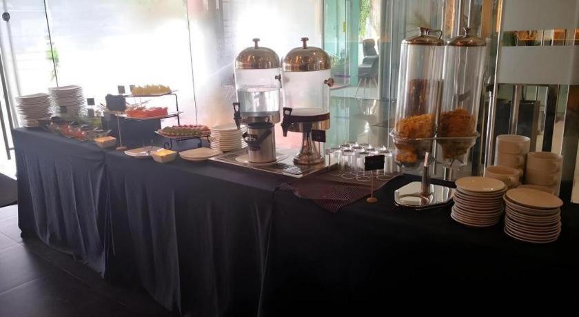 Sequoia Hotel Quezon City Buitenkant foto