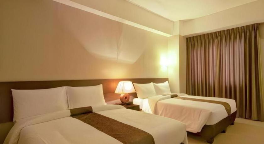 Sequoia Hotel Quezon City Buitenkant foto